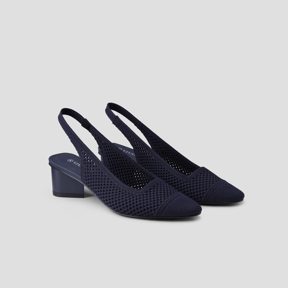 Vivaia Shoes - NEW Vivaia Leah Sandals Navy - size 38